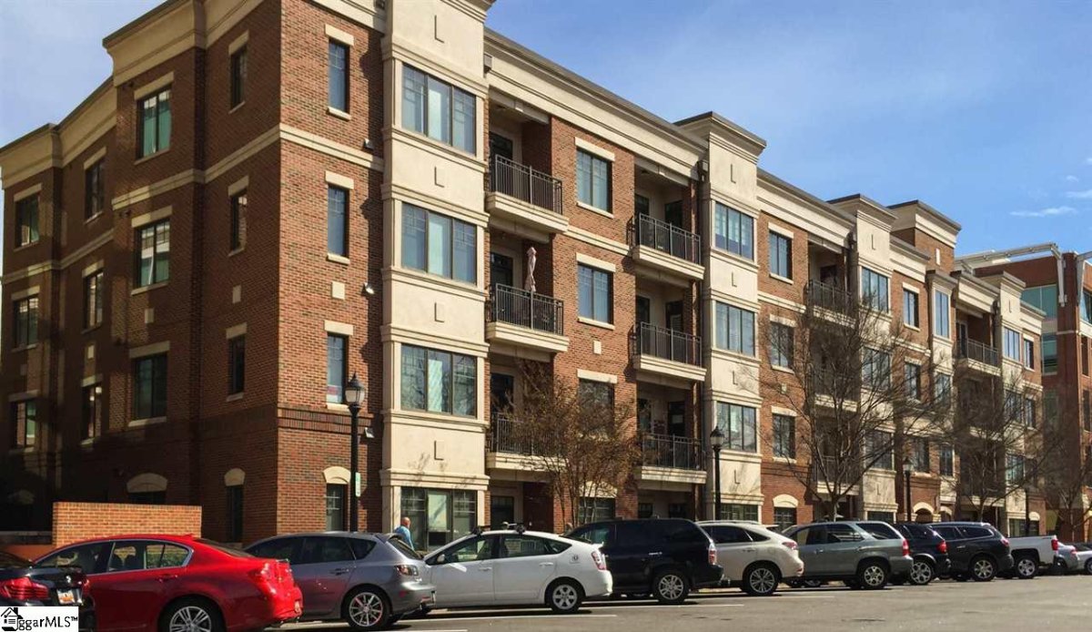 155 Riverplace Unit 104
