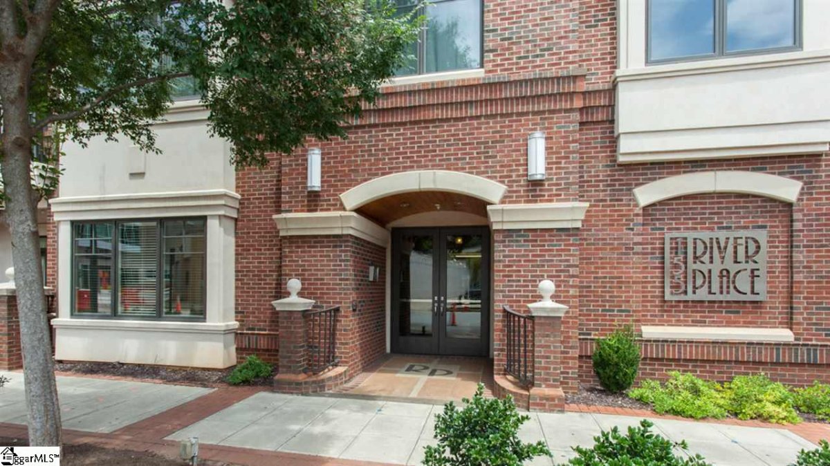 155 Riverplace Unit 409