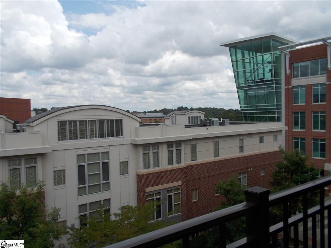 155 Riverplace Unit #405