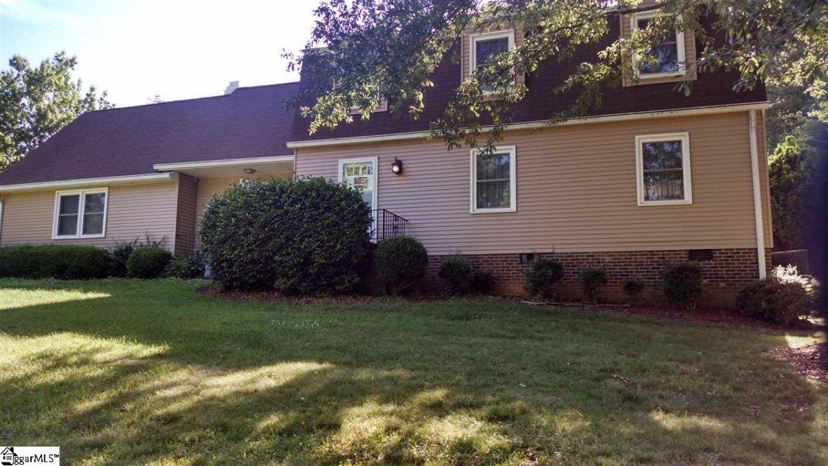 100 Eastwood Drive
