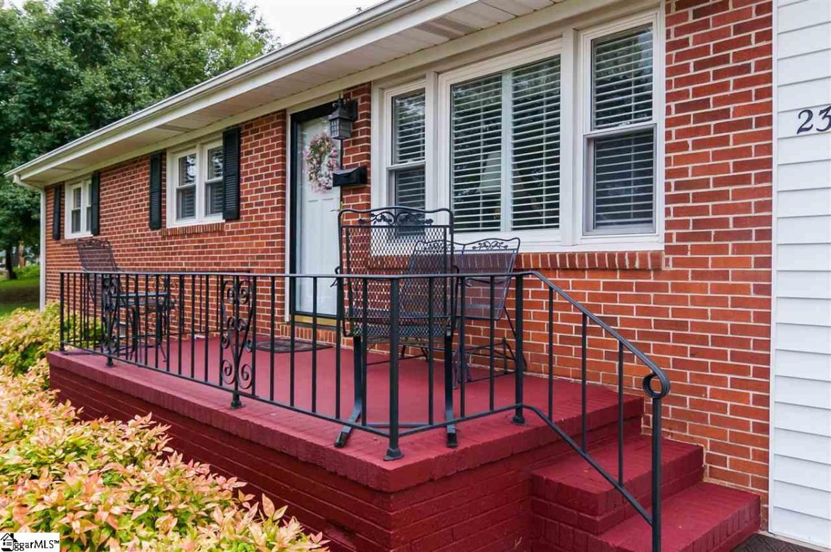 23 Woodridge Drive
