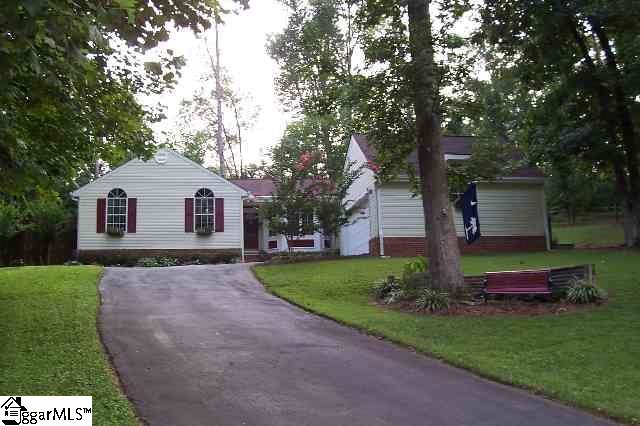 211 Knollview Drive