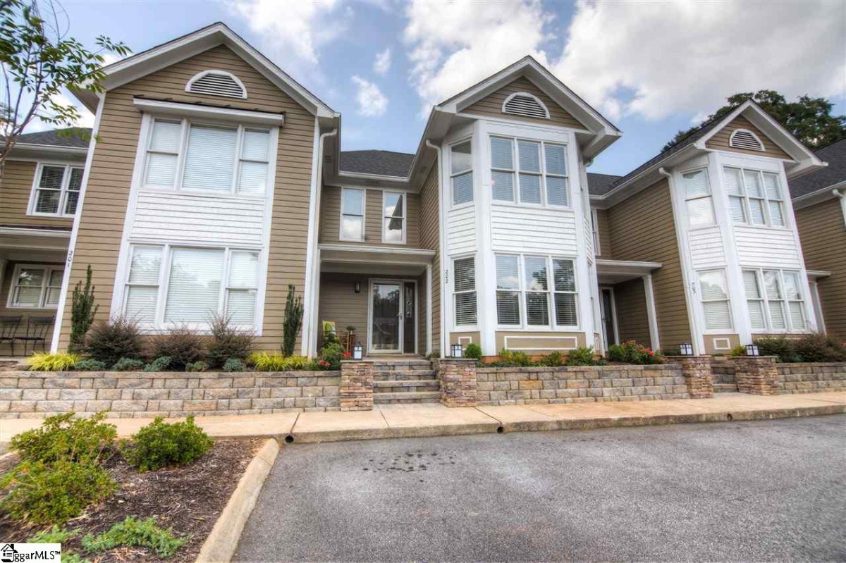 405 Oakland Avenue #202