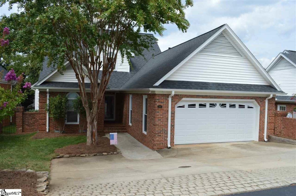 205 Greenview Circle