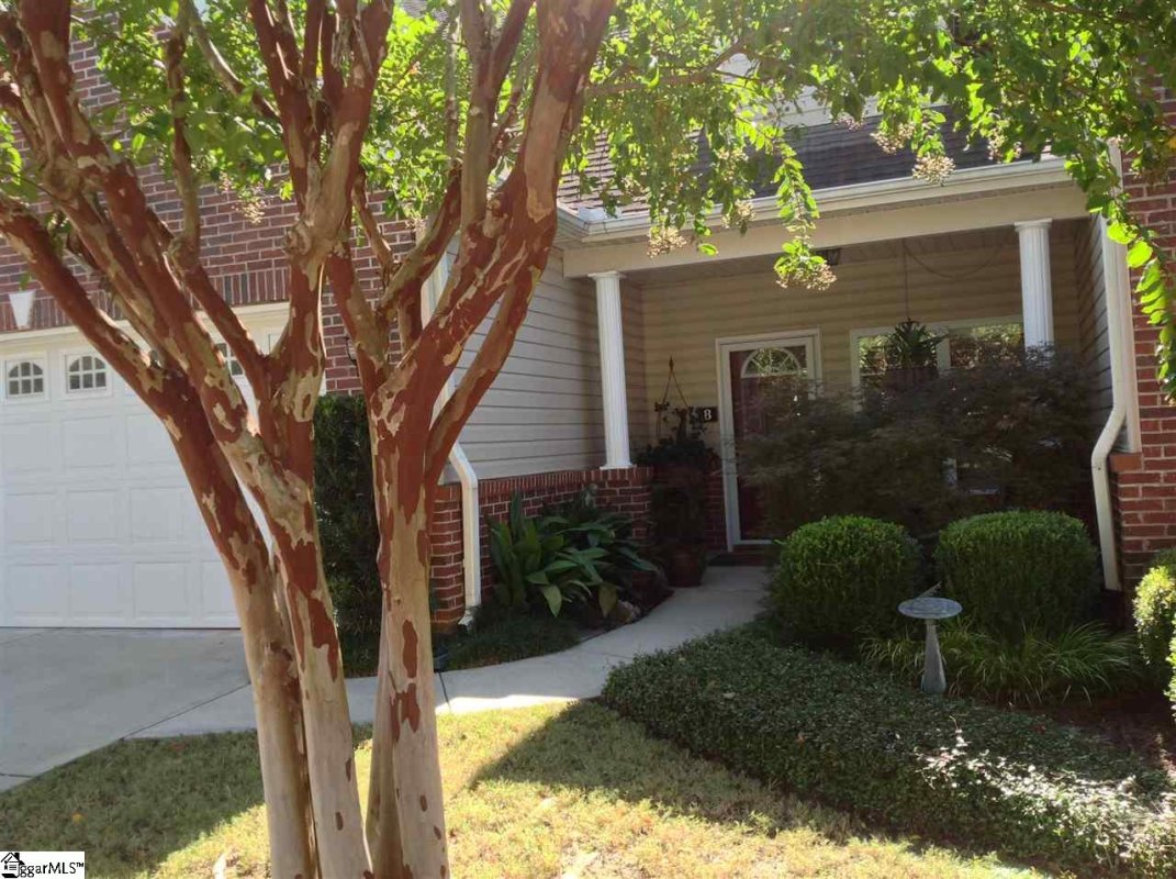 8 Butler Crossing Drive