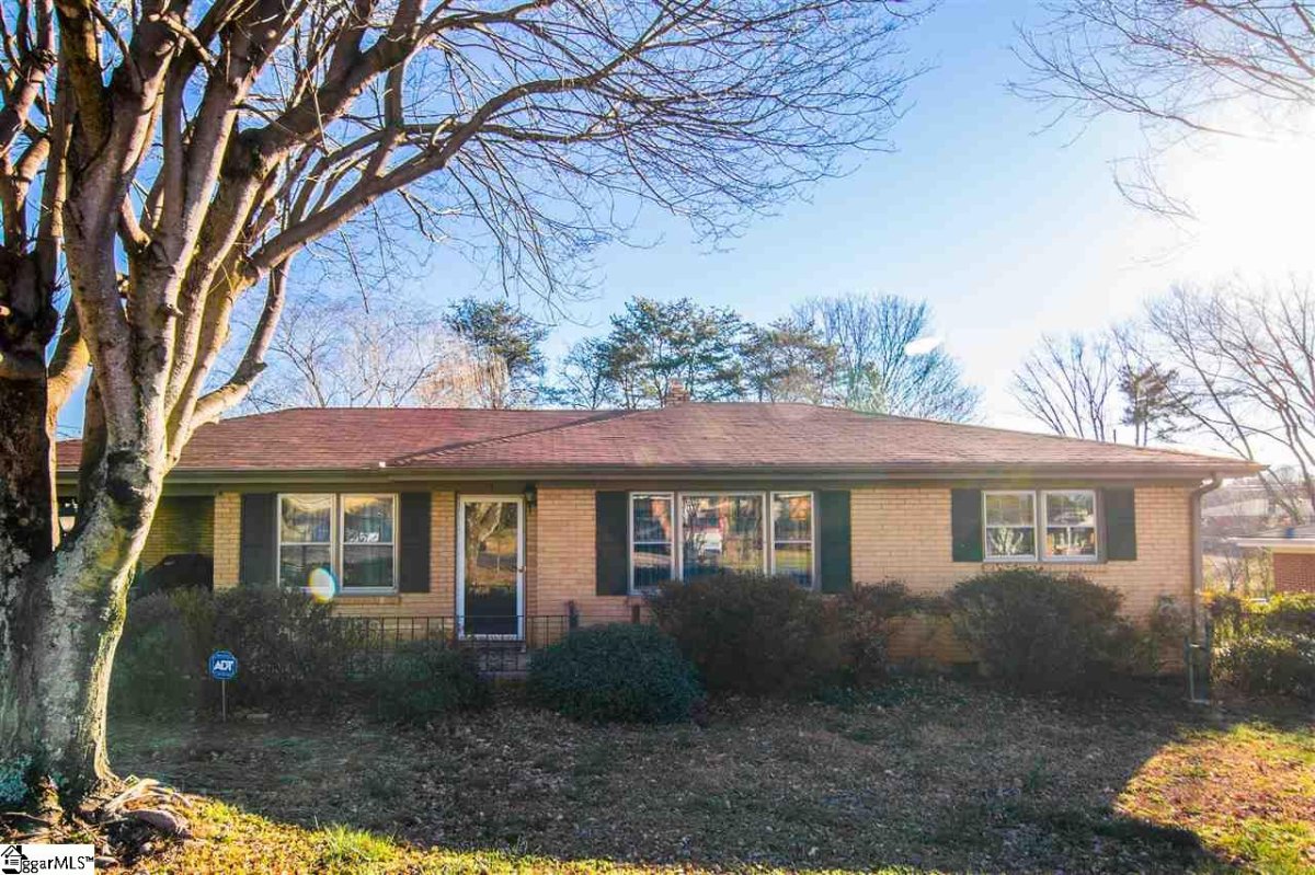 5 Woodridge Drive