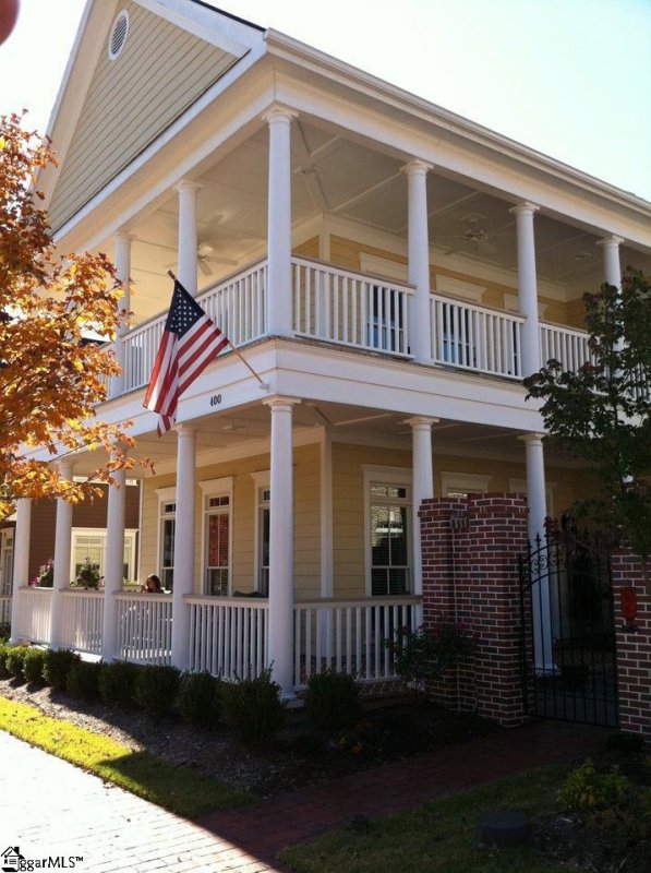 400 Village Walk Lane