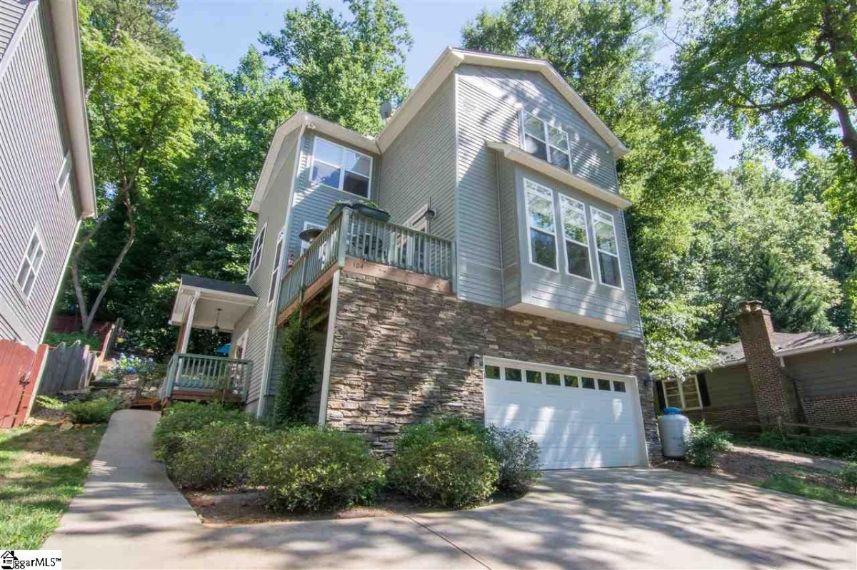 124 Brookside Circle