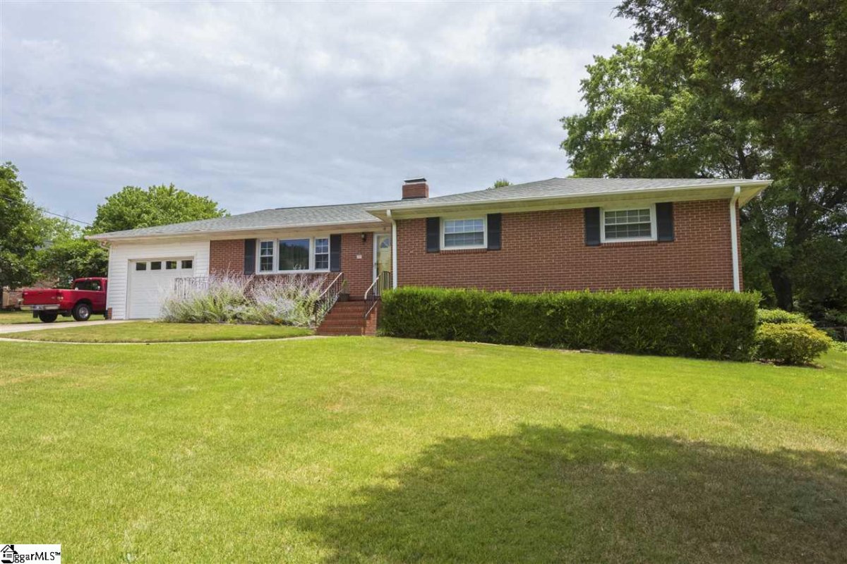 12 Linden Drive