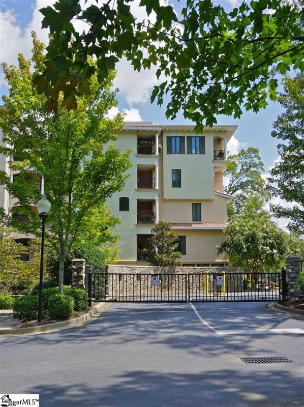 1209 E Washington Street #306
