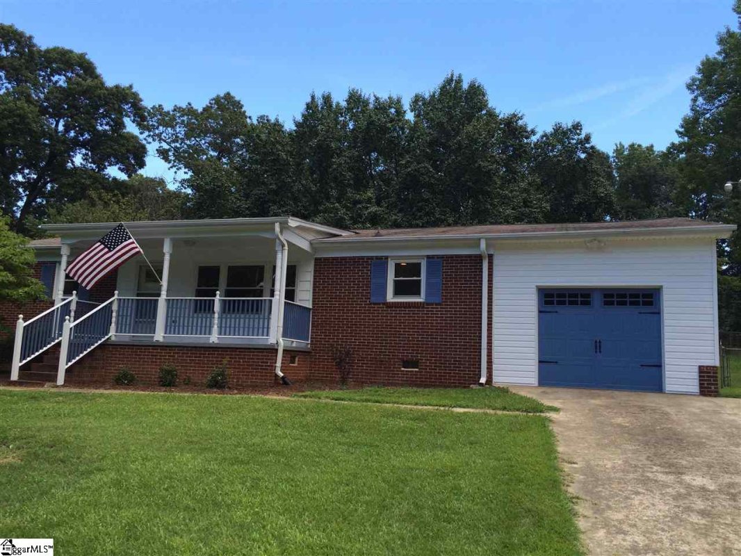 122 Oak Drive