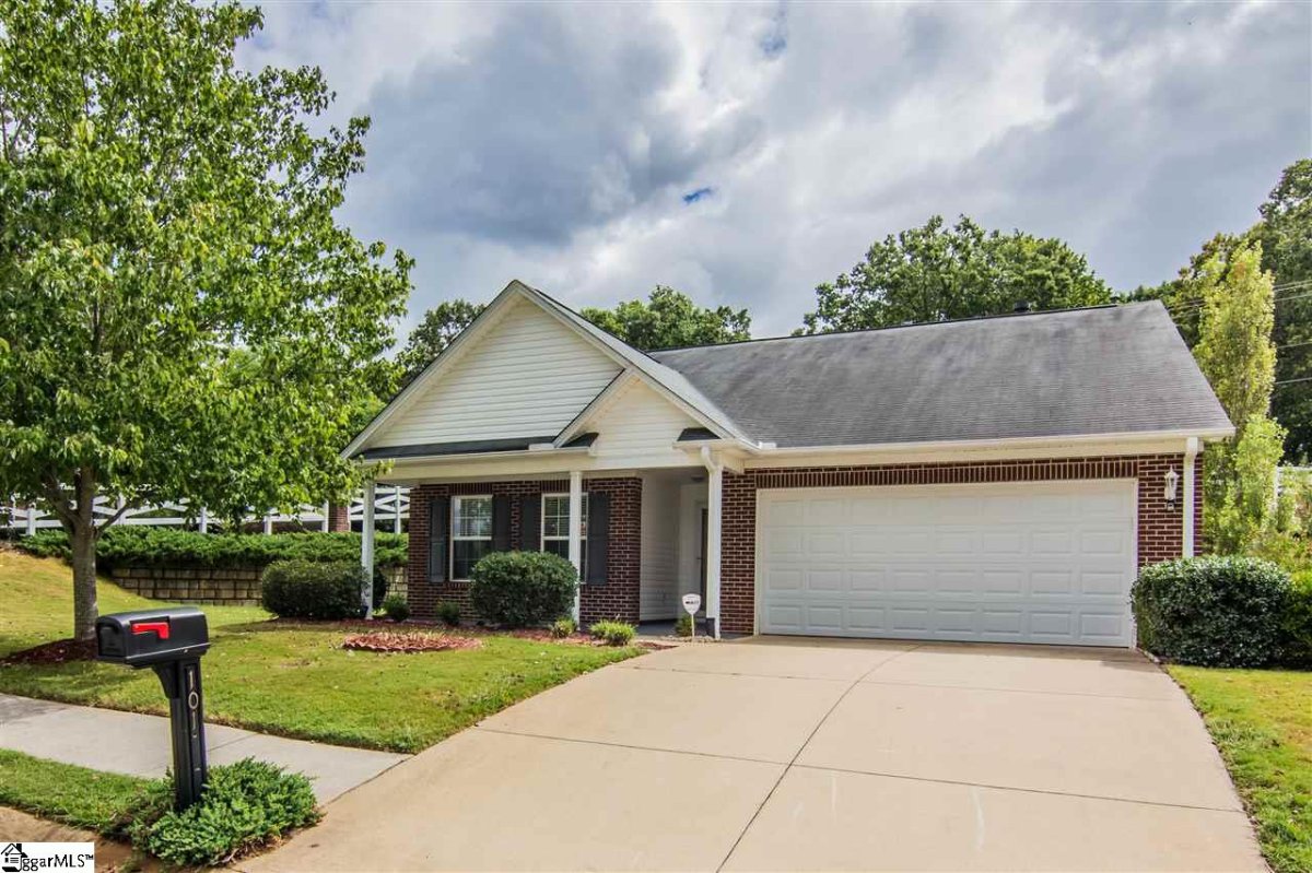 101 Hickory Valley Way