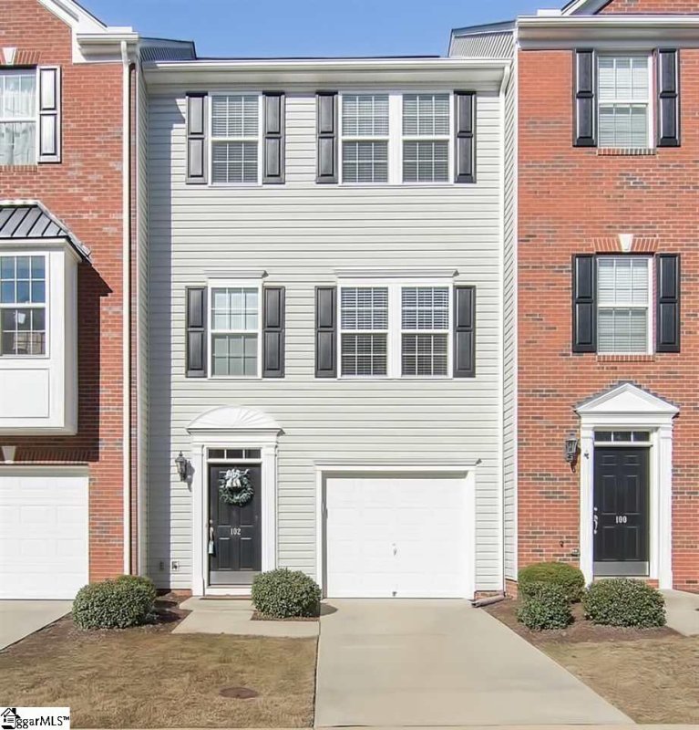 102 Sylvan Oak Way