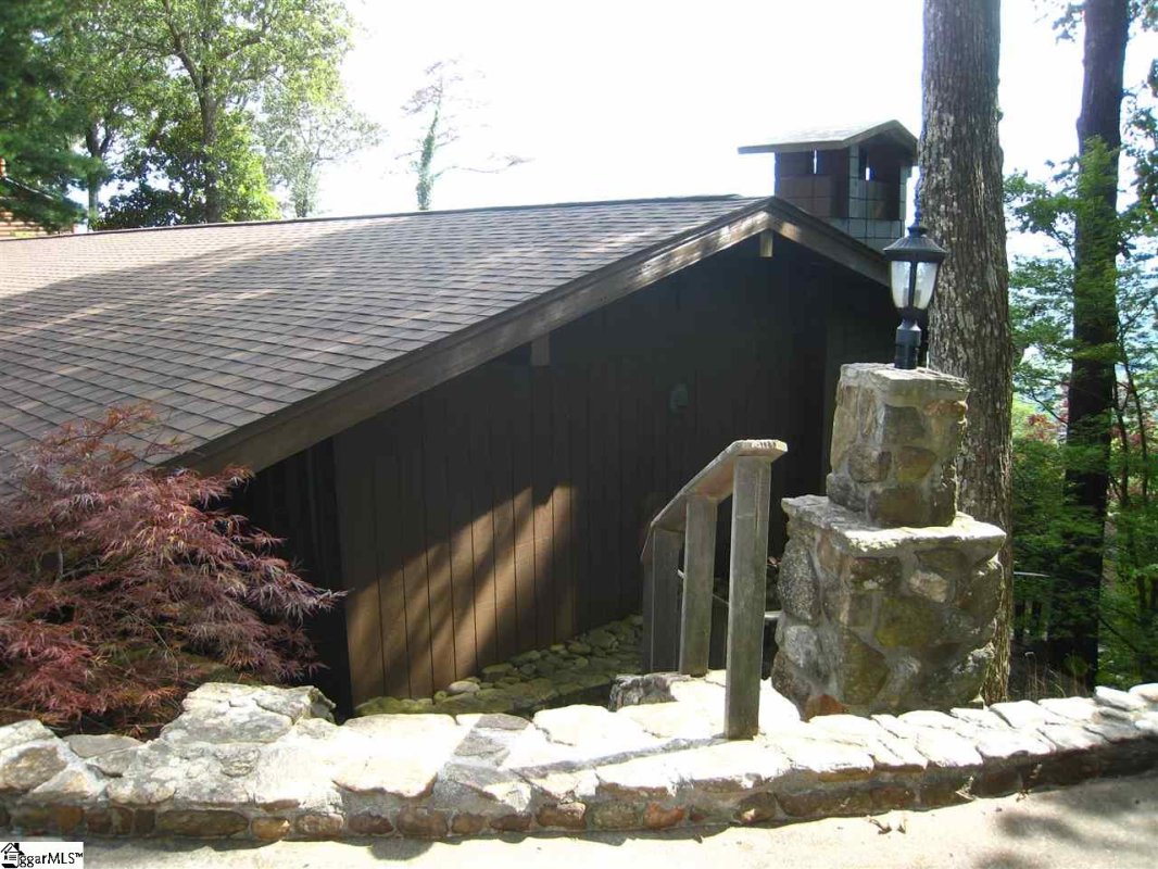 955 Altamont Road