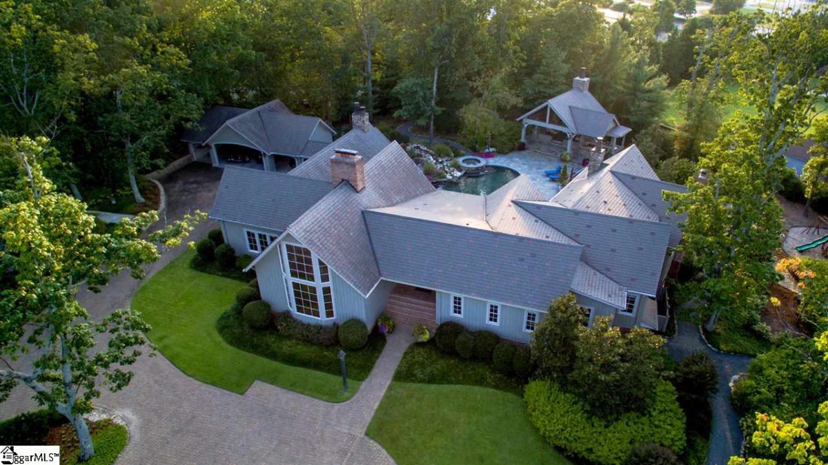 4 Huntington Court