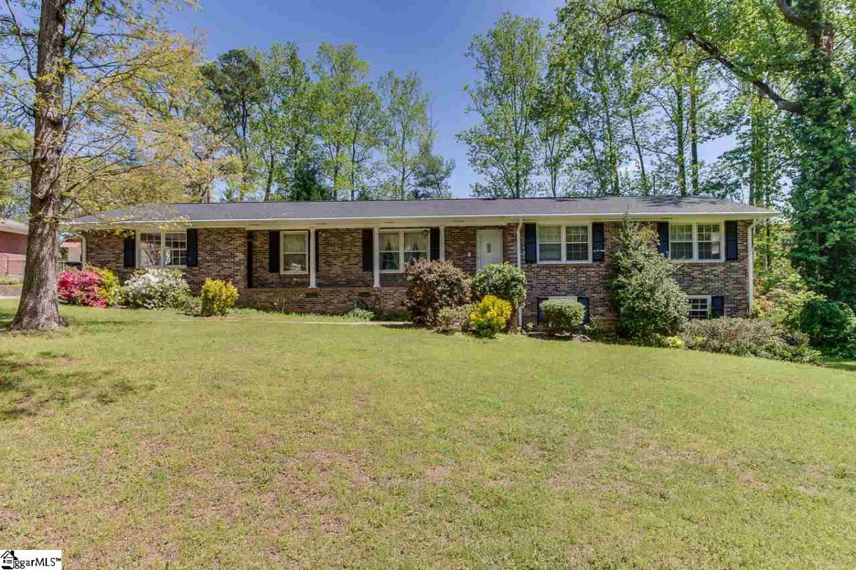 106 Longwood Drive
