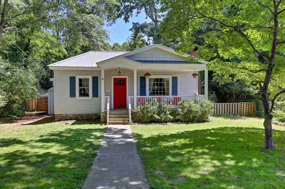 11 Twelve Oaks Terrace