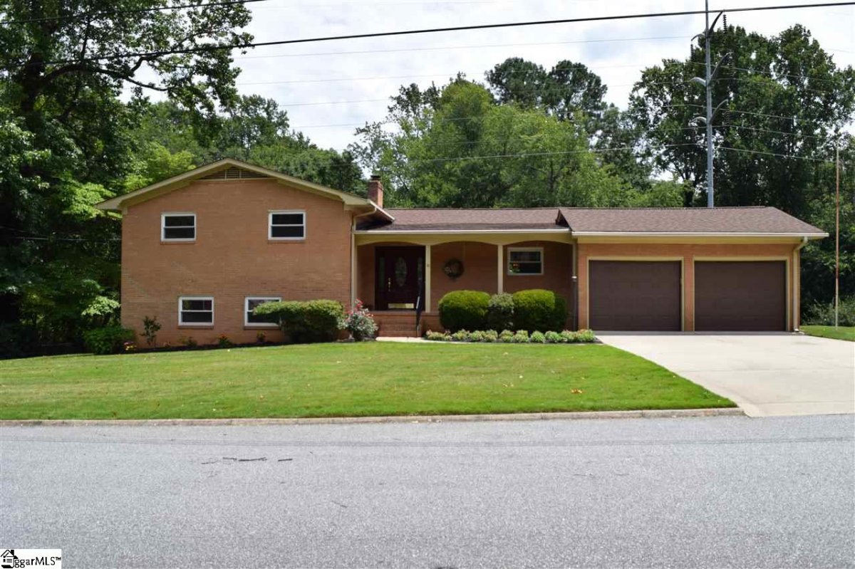 18 Ivanhoe Circle