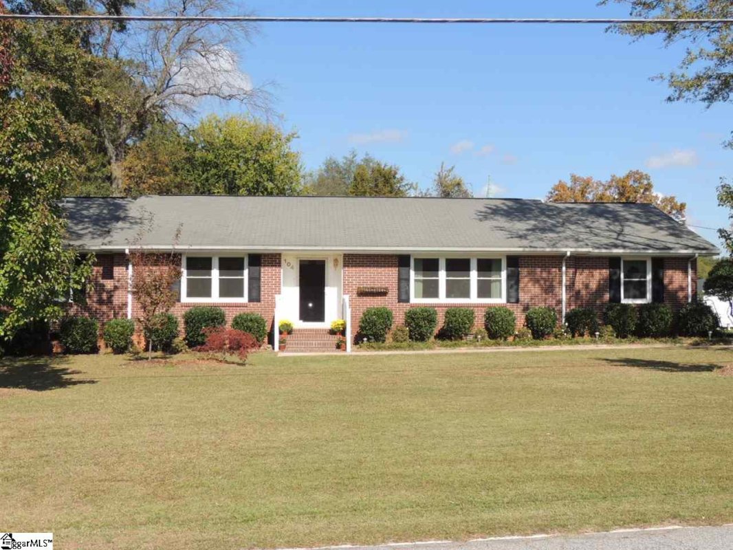 104 Ridgeway Road