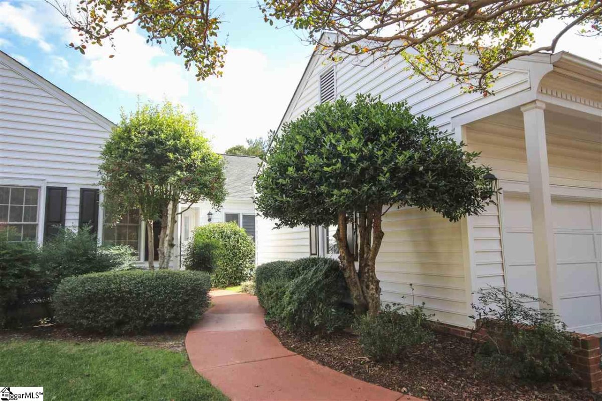 1276 Shadow Way