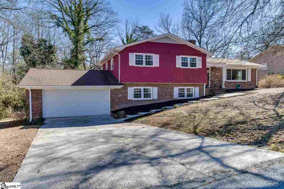 18 Vaille Drive