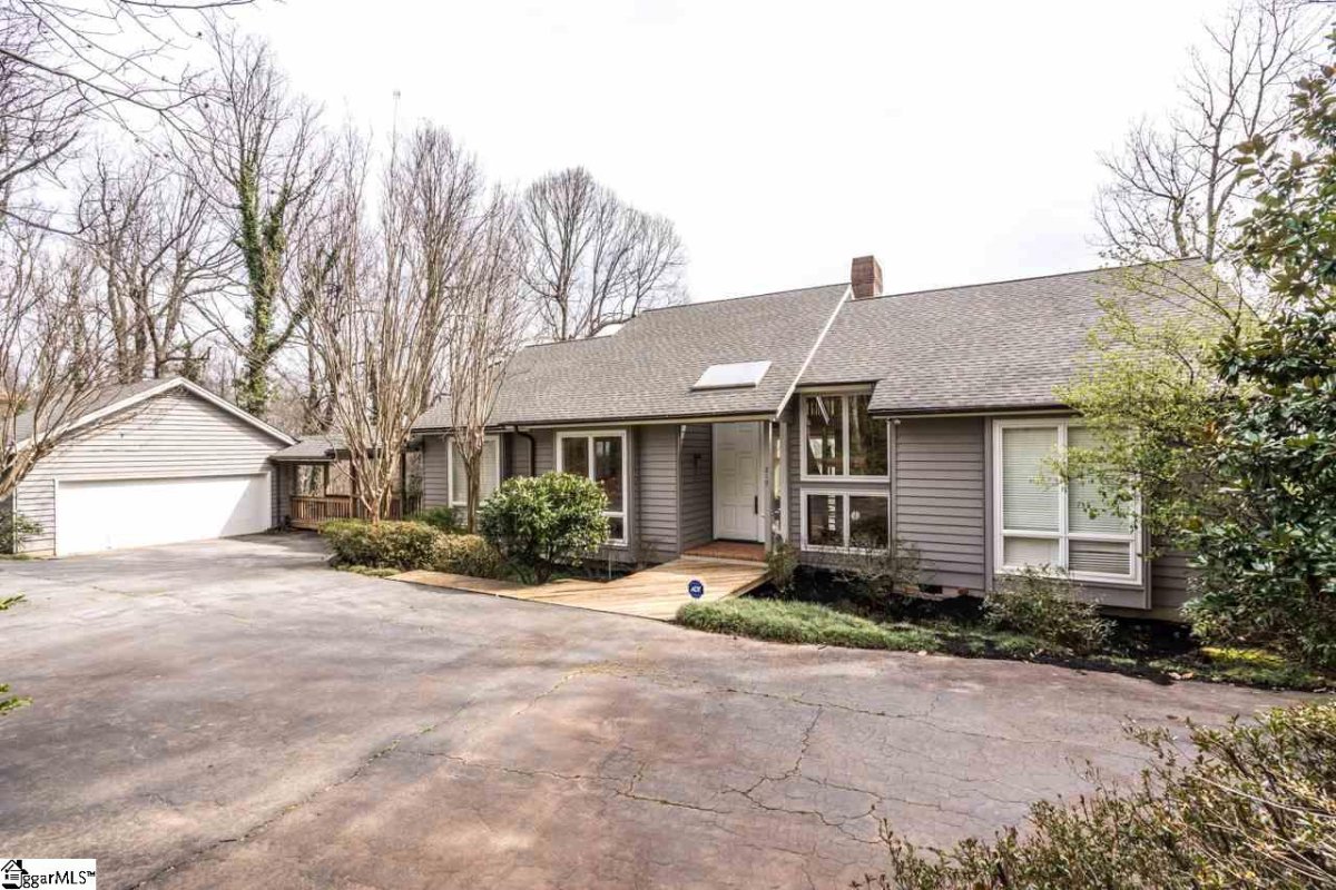 219 Lake Circle Drive