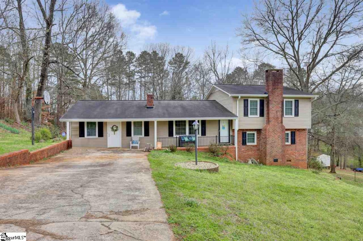 201 Knollview Drive