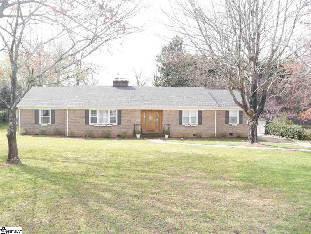 124 Twin Lake Road