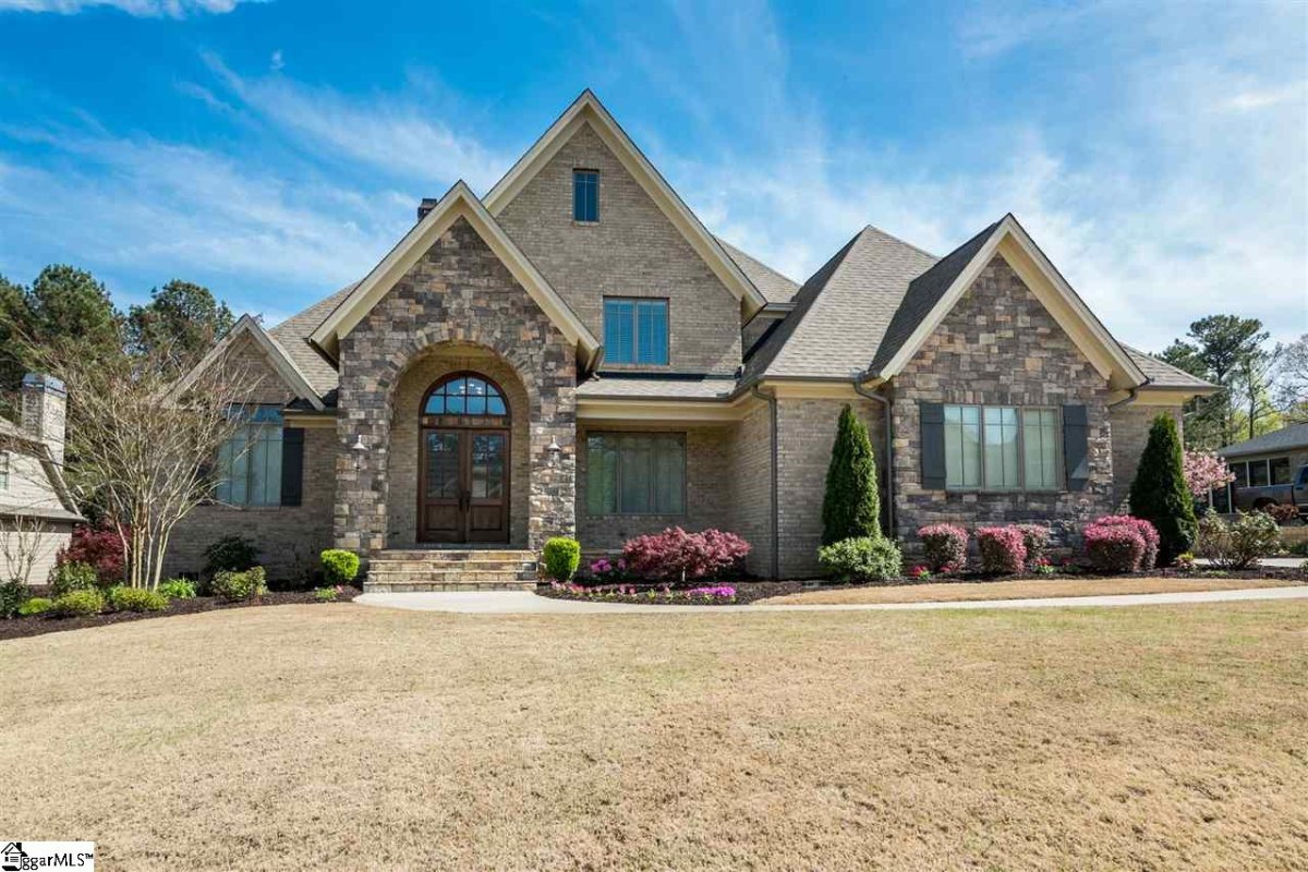 104 Griffith Hill Way
