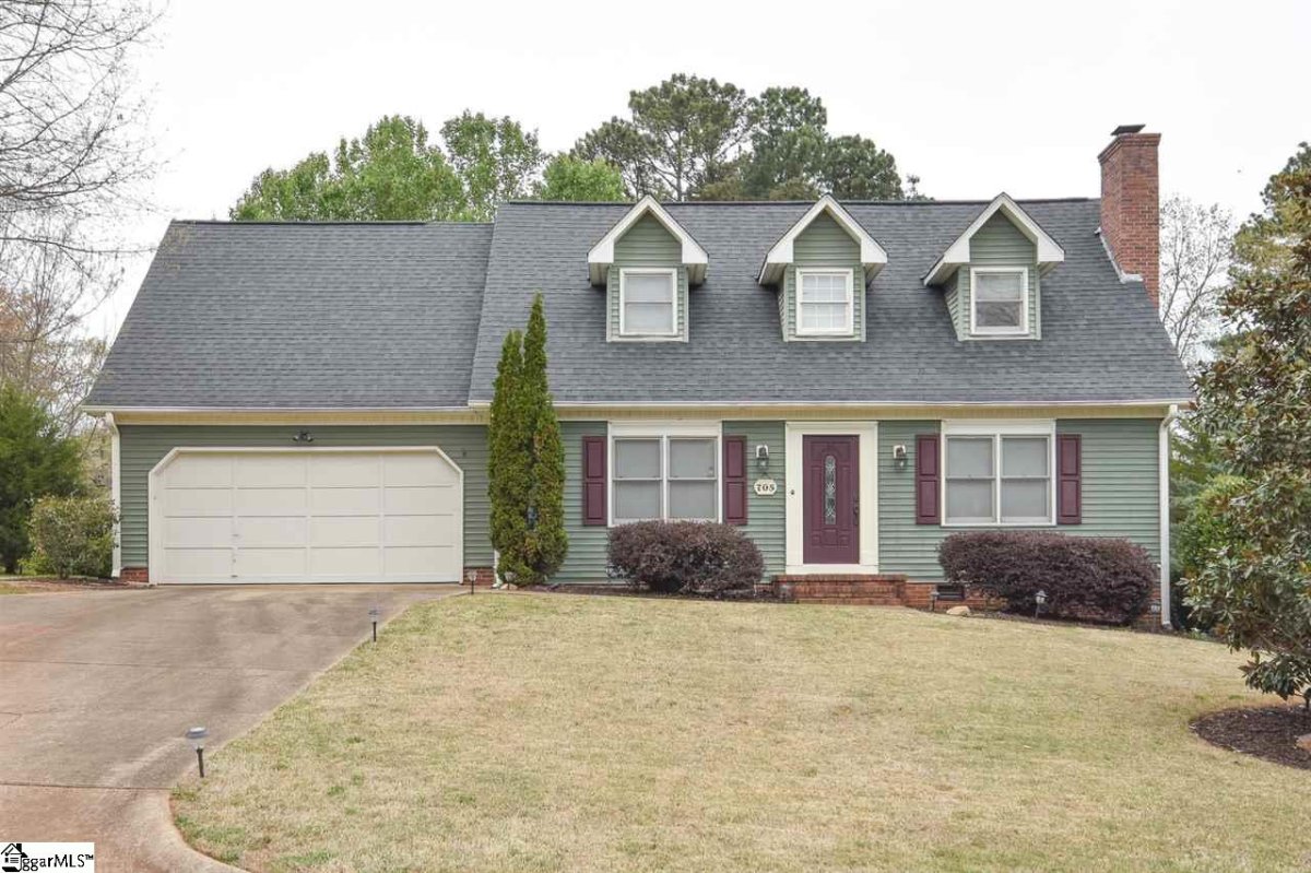 705 Pineapple Pointe