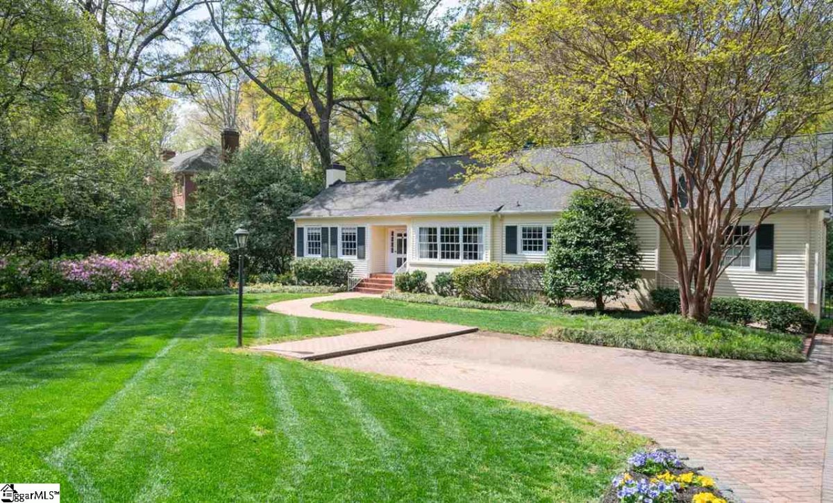 111 Woodland Way