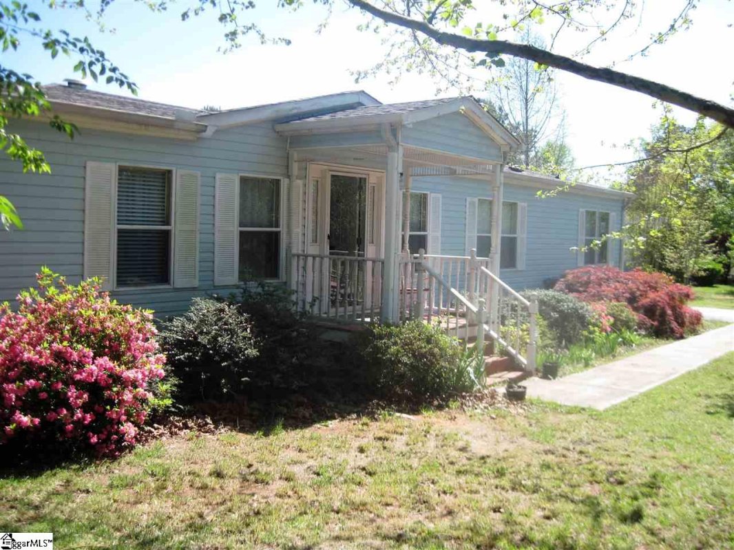207 Country Walk Lane