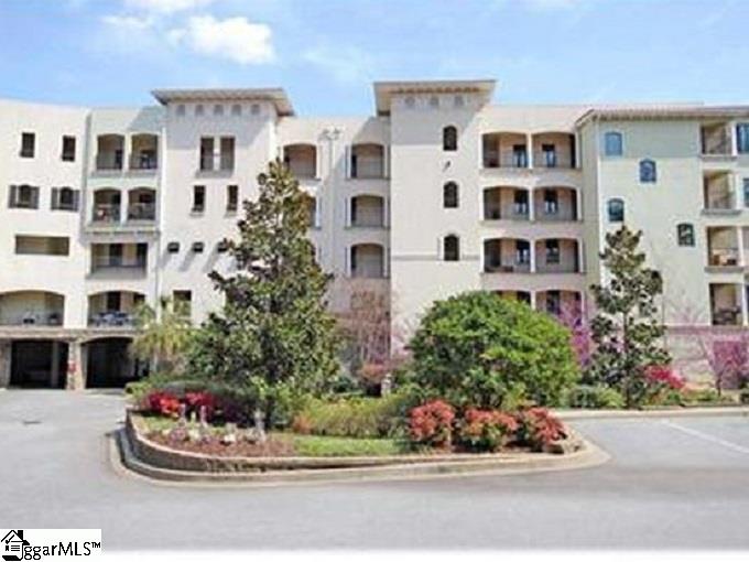 1209 E Washington Street Unit 204
