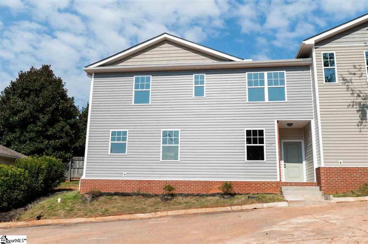 1 Huntress Drive