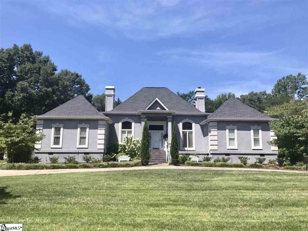 127 Linkside Drive