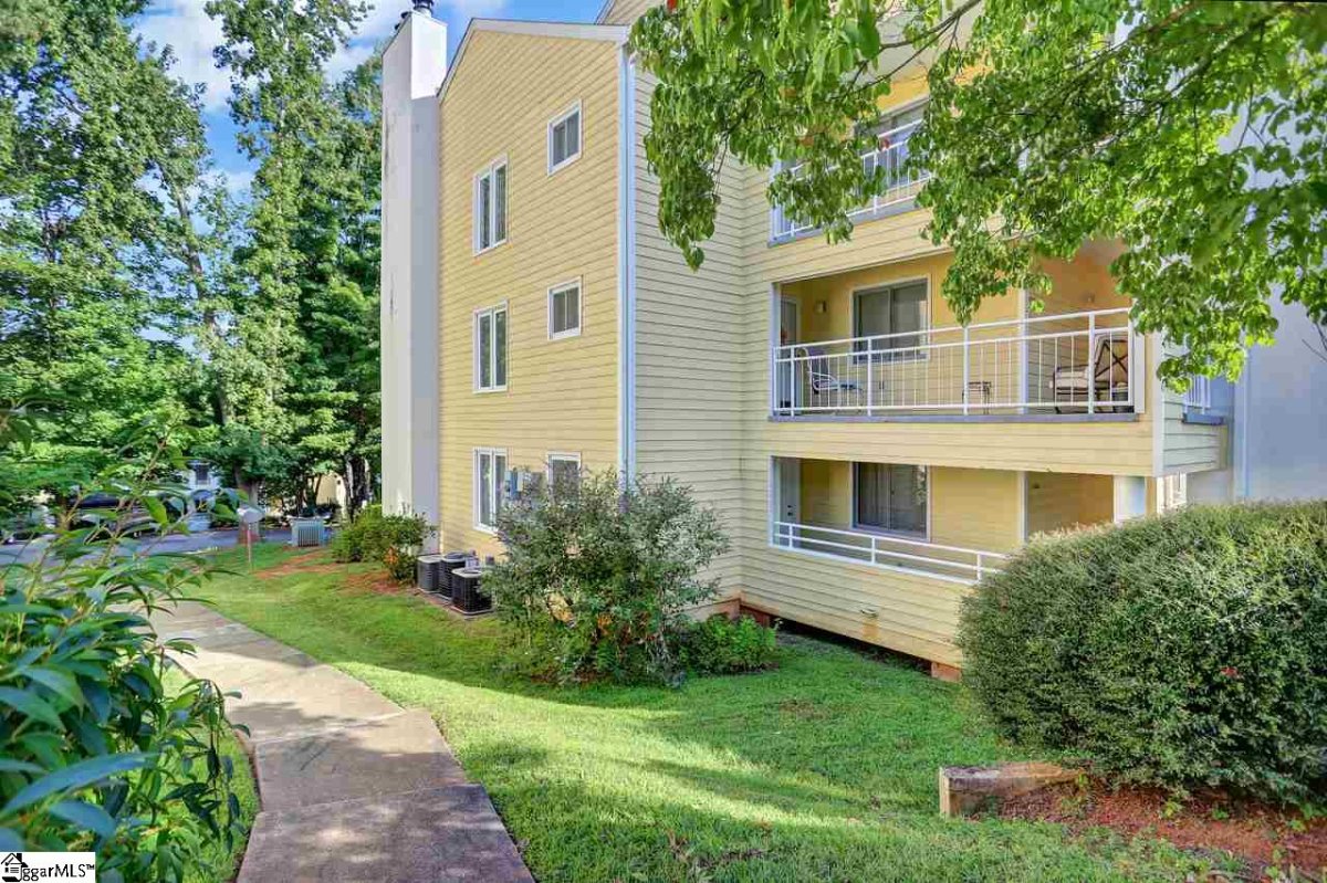 1101 Northlake Drive