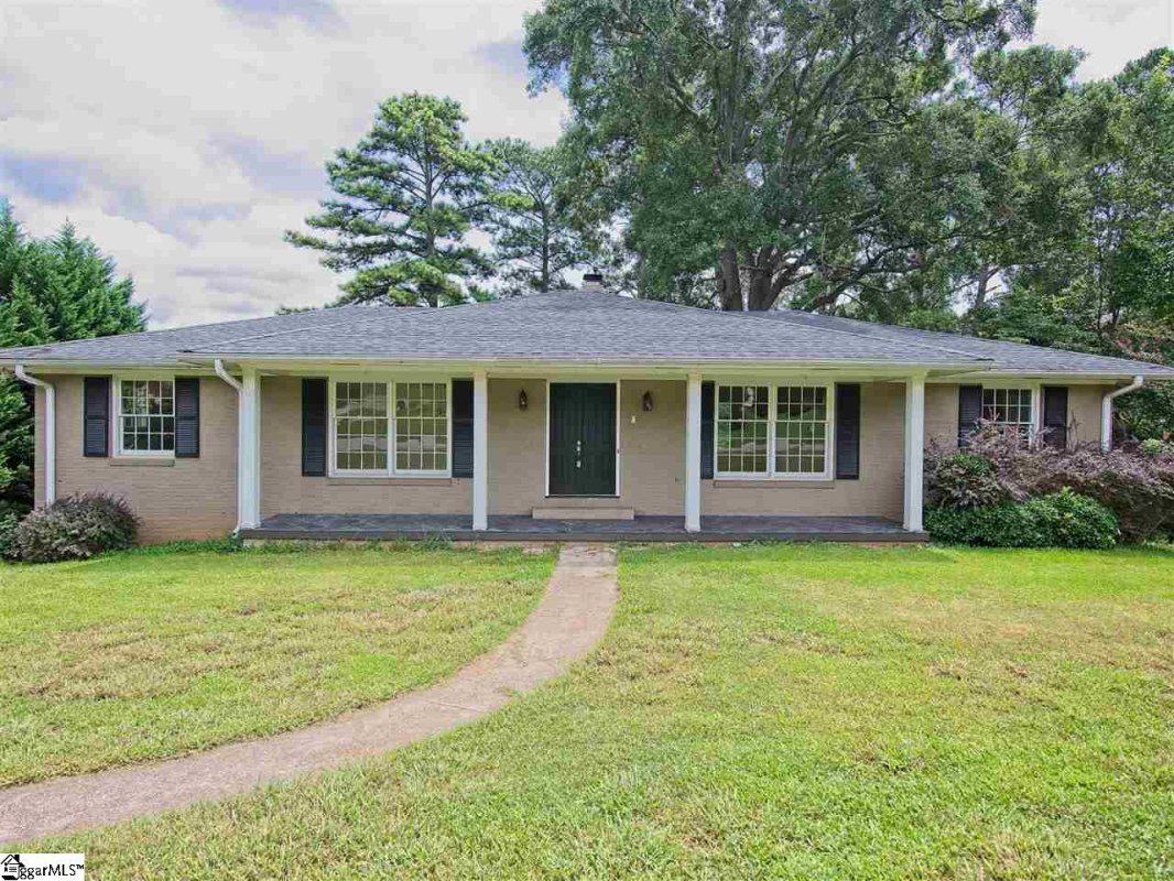 113 Twin Lakes Drive