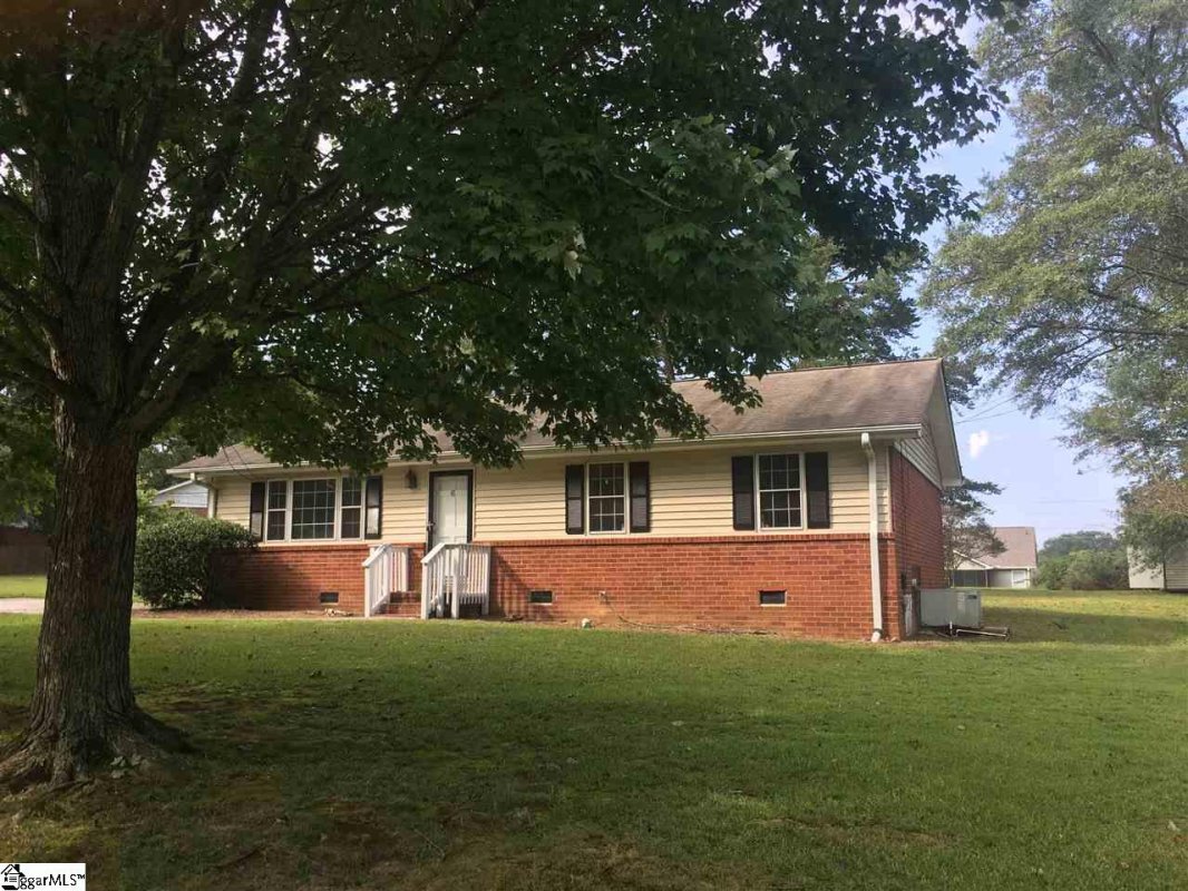 6 Greenfield Court
