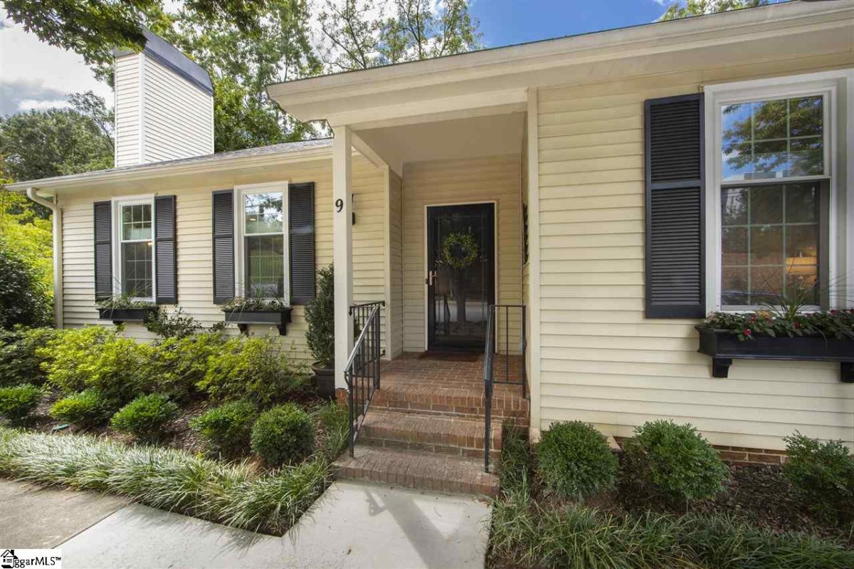300 E Broad Street Unit 9