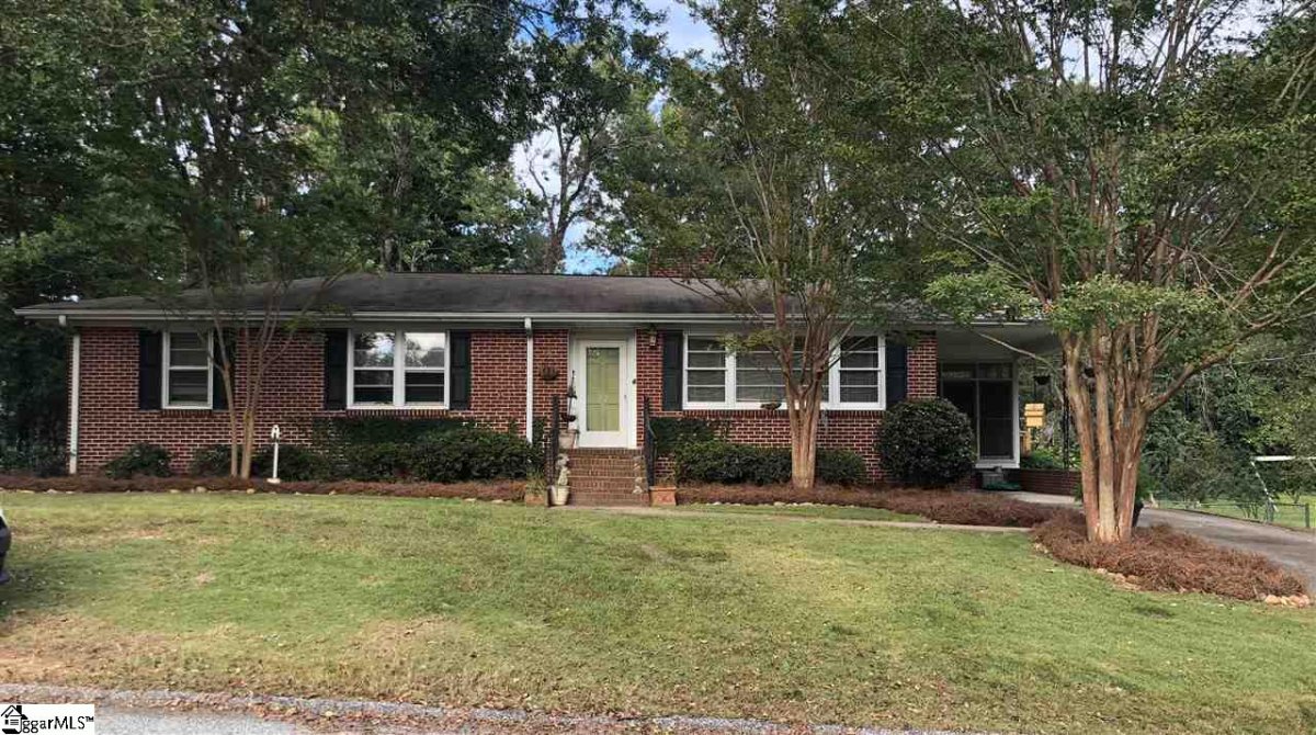 17 Lisa Drive