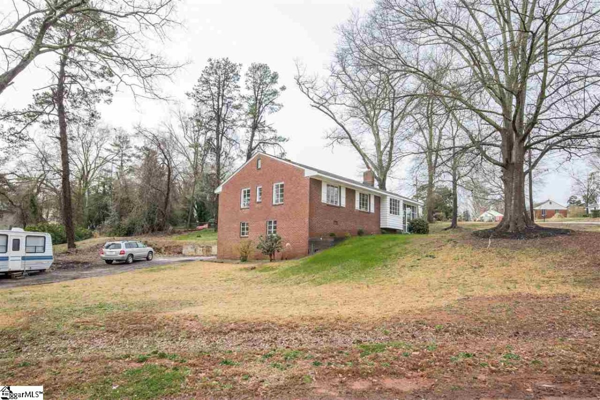 301 Crestfield Road