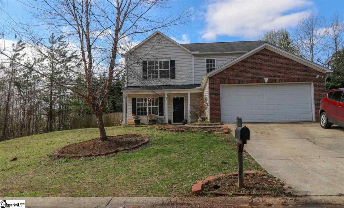 8 Red Holly Way