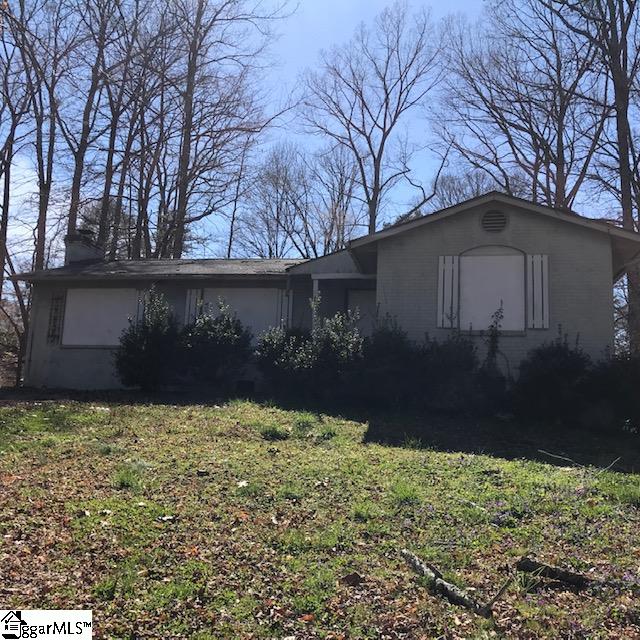 17 E Castle Drive