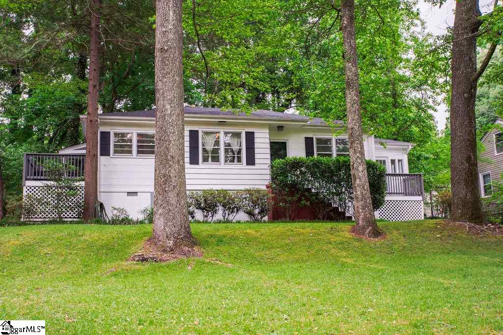 104 Brookside Circle