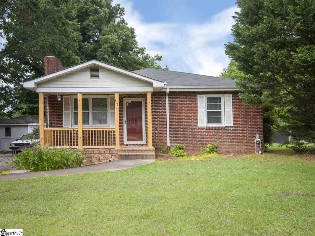 302 Rangeview Circle