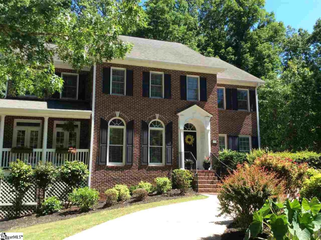 11 Holly Trace