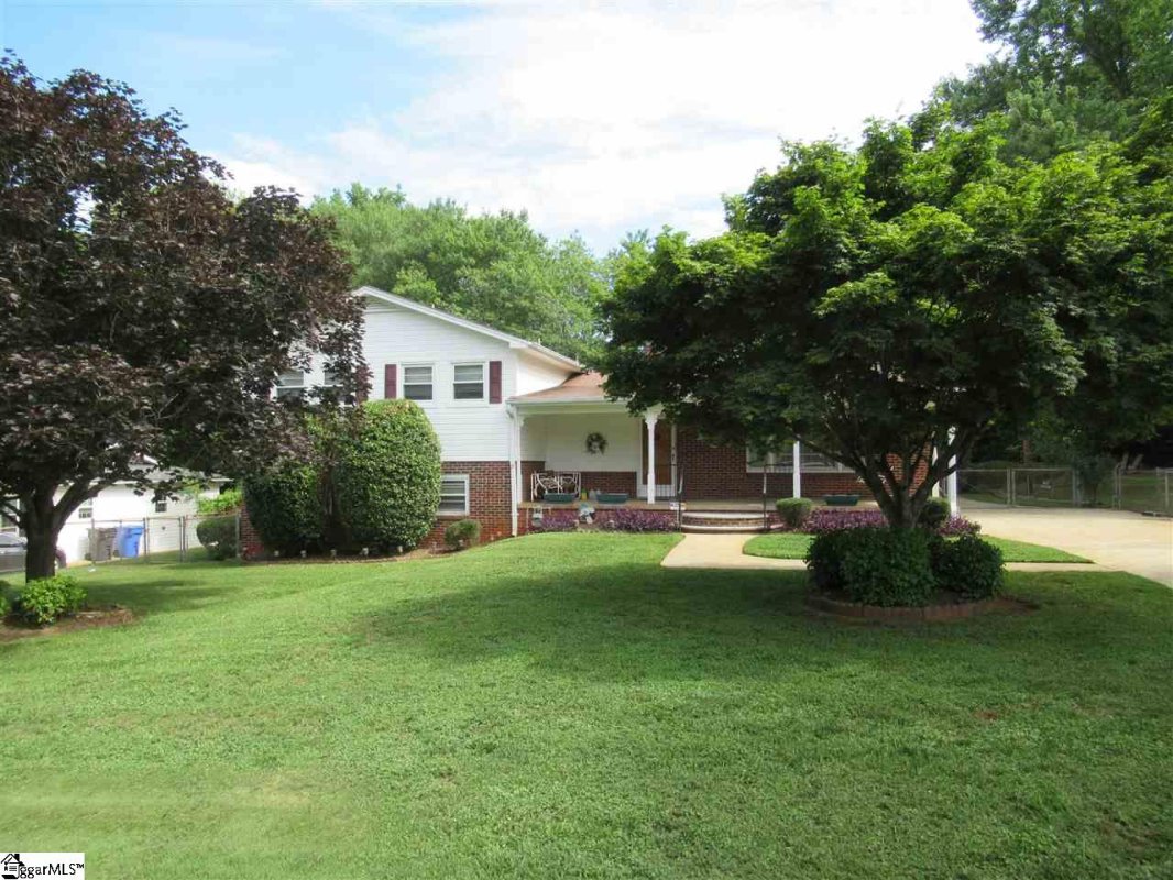 6 Arlene Drive