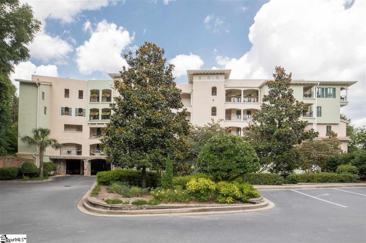 1209 E Washington Street Unit #303