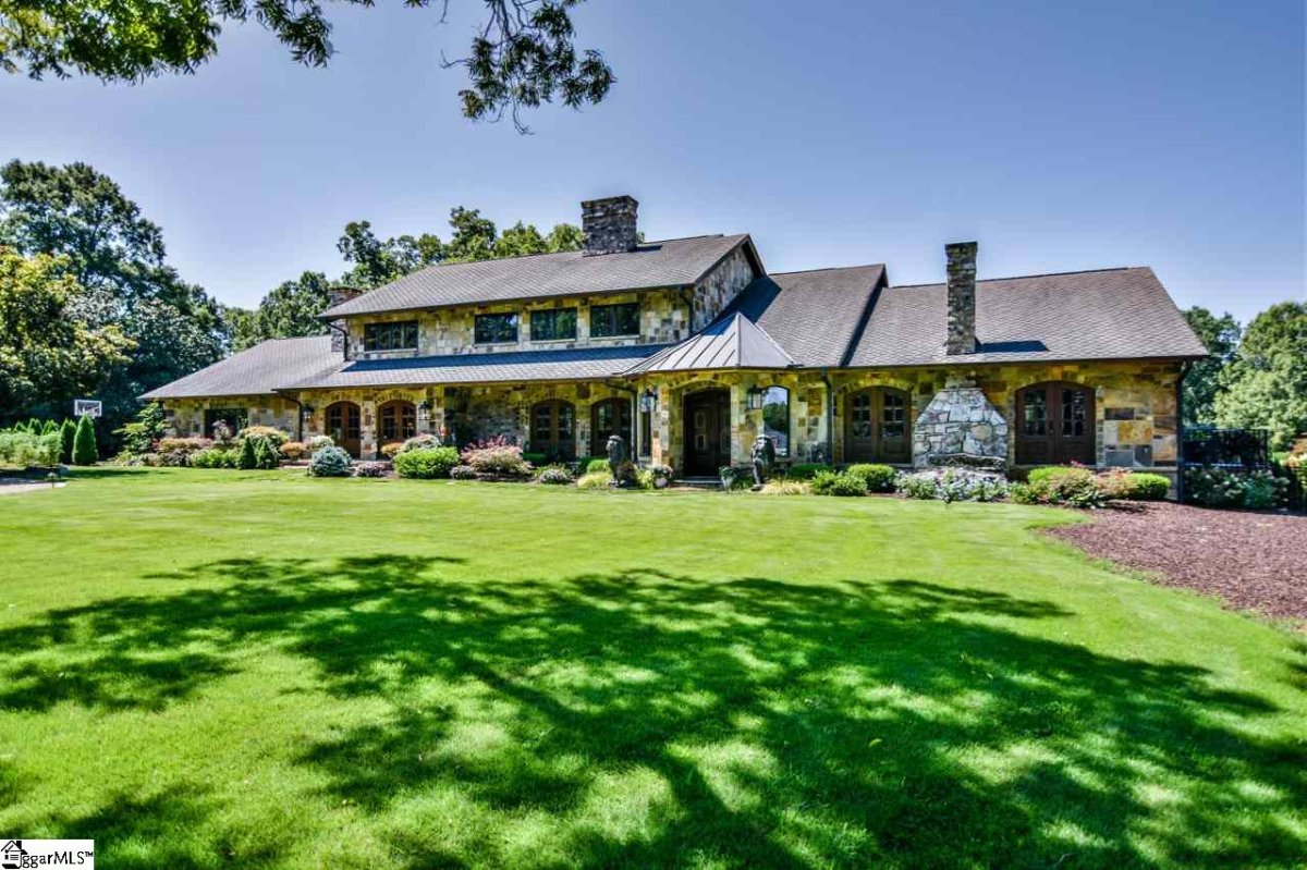 10 Scotts Moor Drive