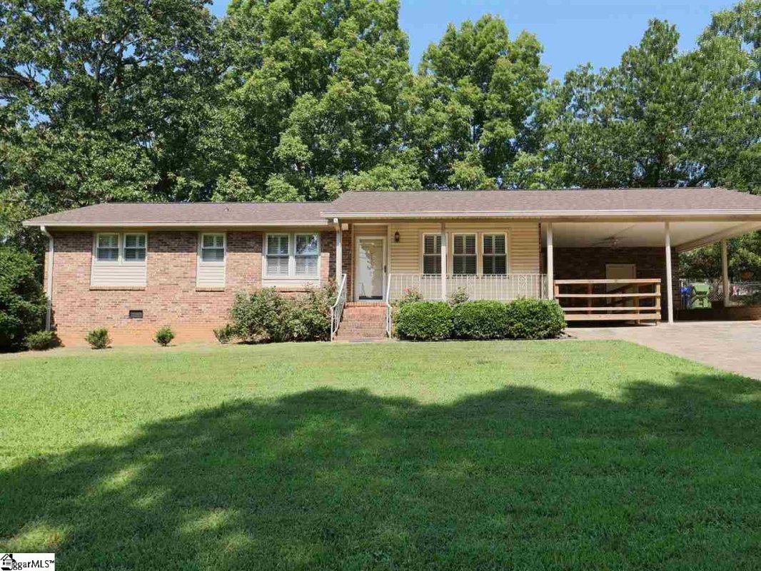 152 Woodridge Circle